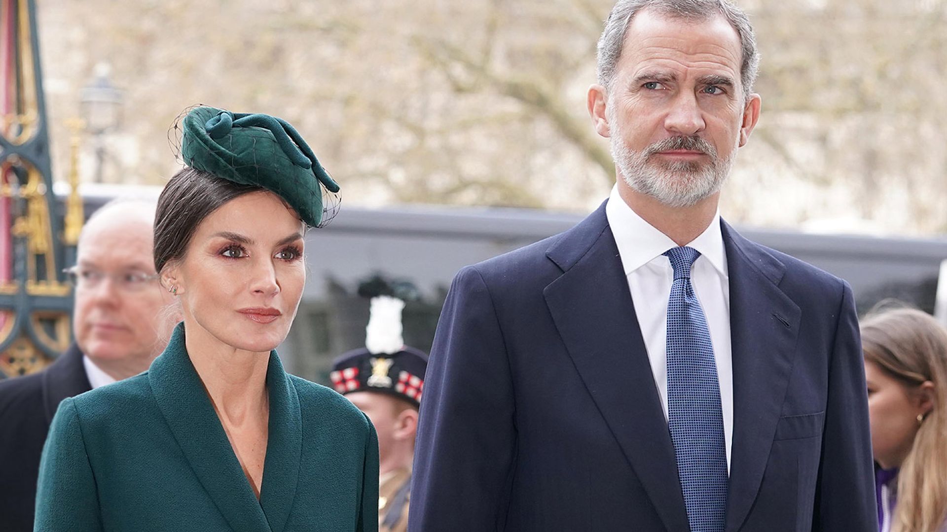 Los reyes Felipe y Letizia presentarán sus condolencias esta tarde al embajador británico en España