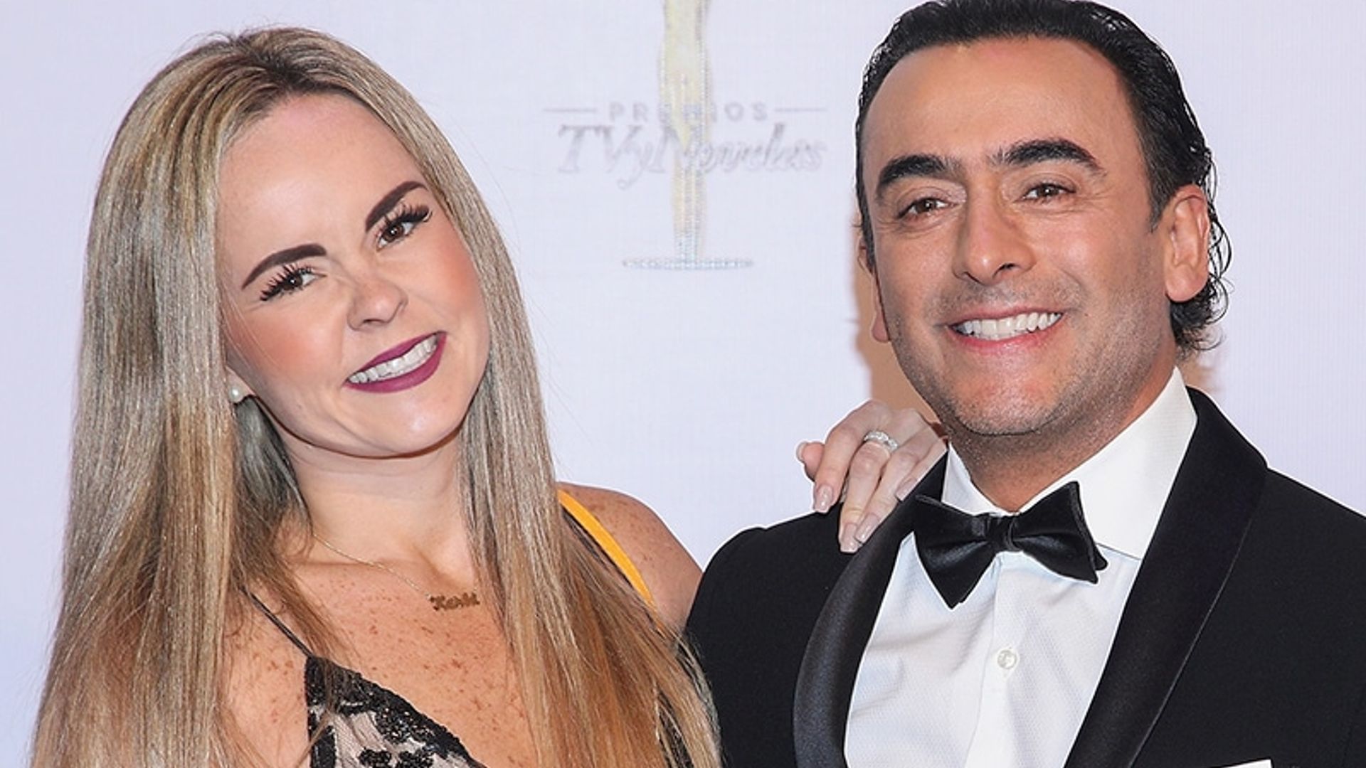 ¡Ya nació! Adal Ramones y Karla de la Mora le dan la bienvenida a su bebé