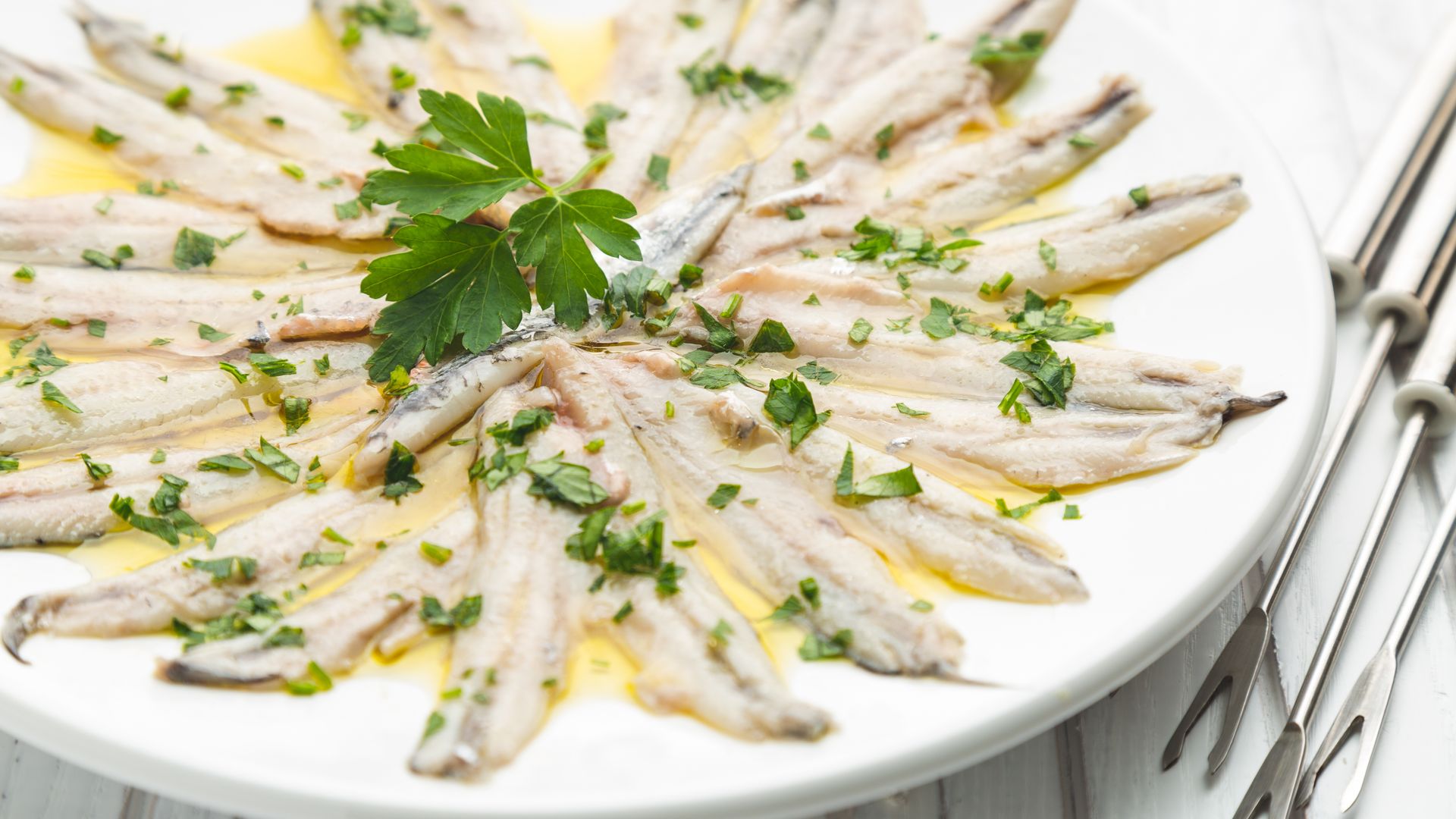 Cómo hacer los mejores boquerones en vinagre: la receta que sabe a bar de toda la vida