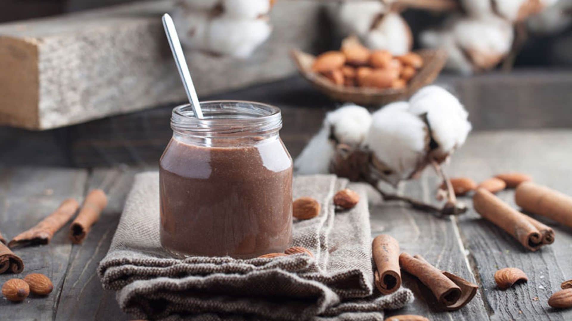 Postre de algarroba y almendras