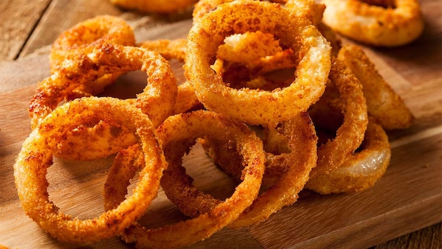 Aros de cebolla: el acompañamiento irresistible que todos aman