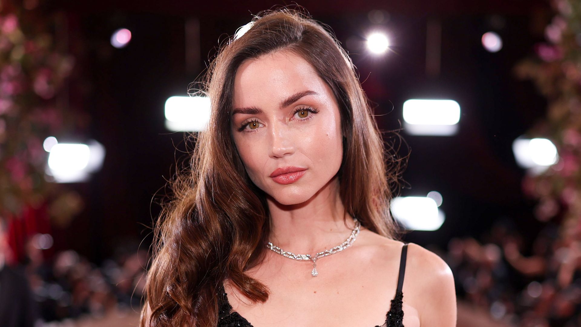 Ana De Armas Y Beto Montenegro Deslumbran En Madrid Con Su Cita M s 