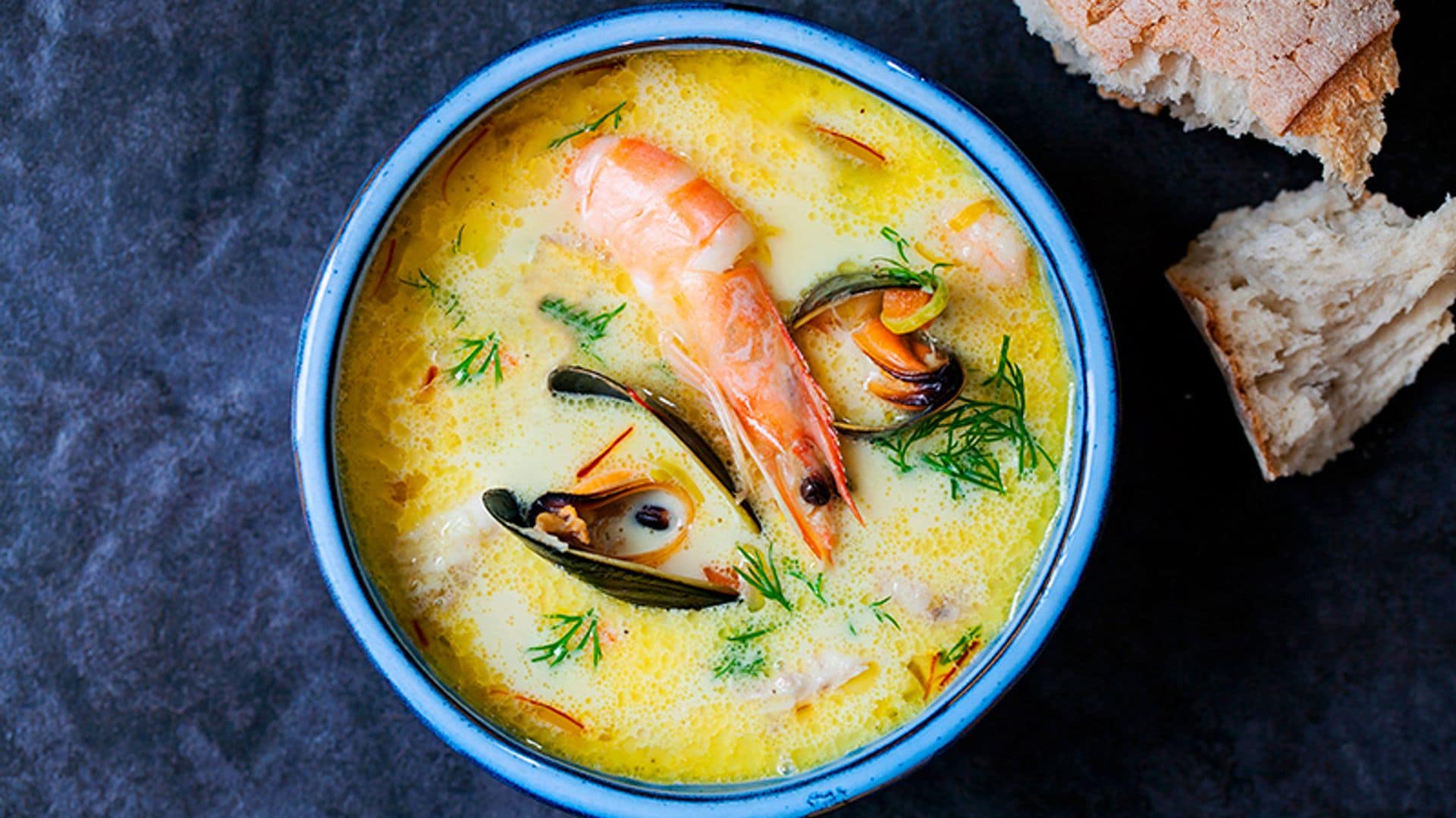 Sopa de mejillones al azafrán