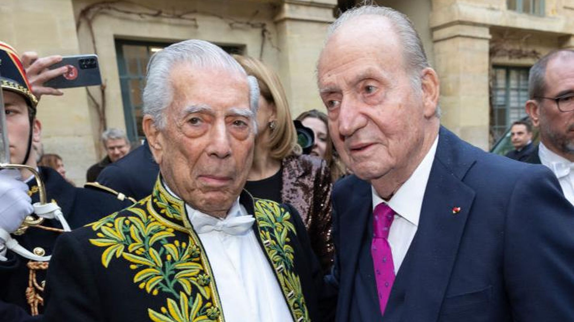 Los invitados de lujo en el ingreso de Mario Vargas Llosa a la Academia Francesa | ¡HOLA!