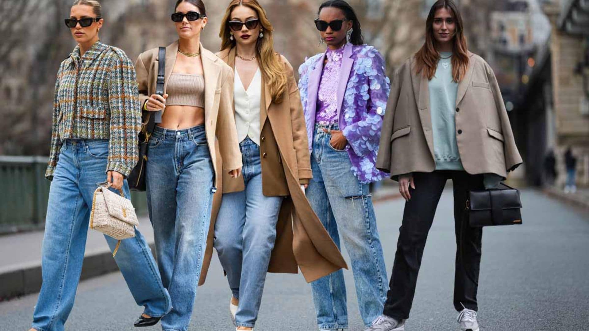 Americana y vaqueros: diez looks exprés con el combo de entretiempo infalible