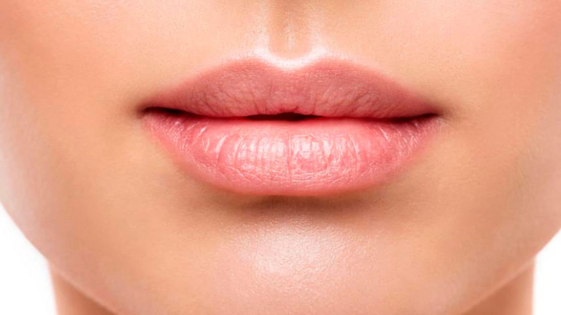 ¿Labios secos y partidos? Esta rutina es la solución