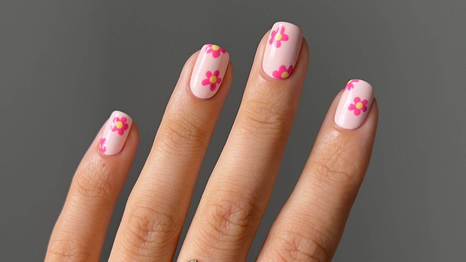 13 manicuras en tonos rosas: el color más femenino es tendencia esta primavera 2026