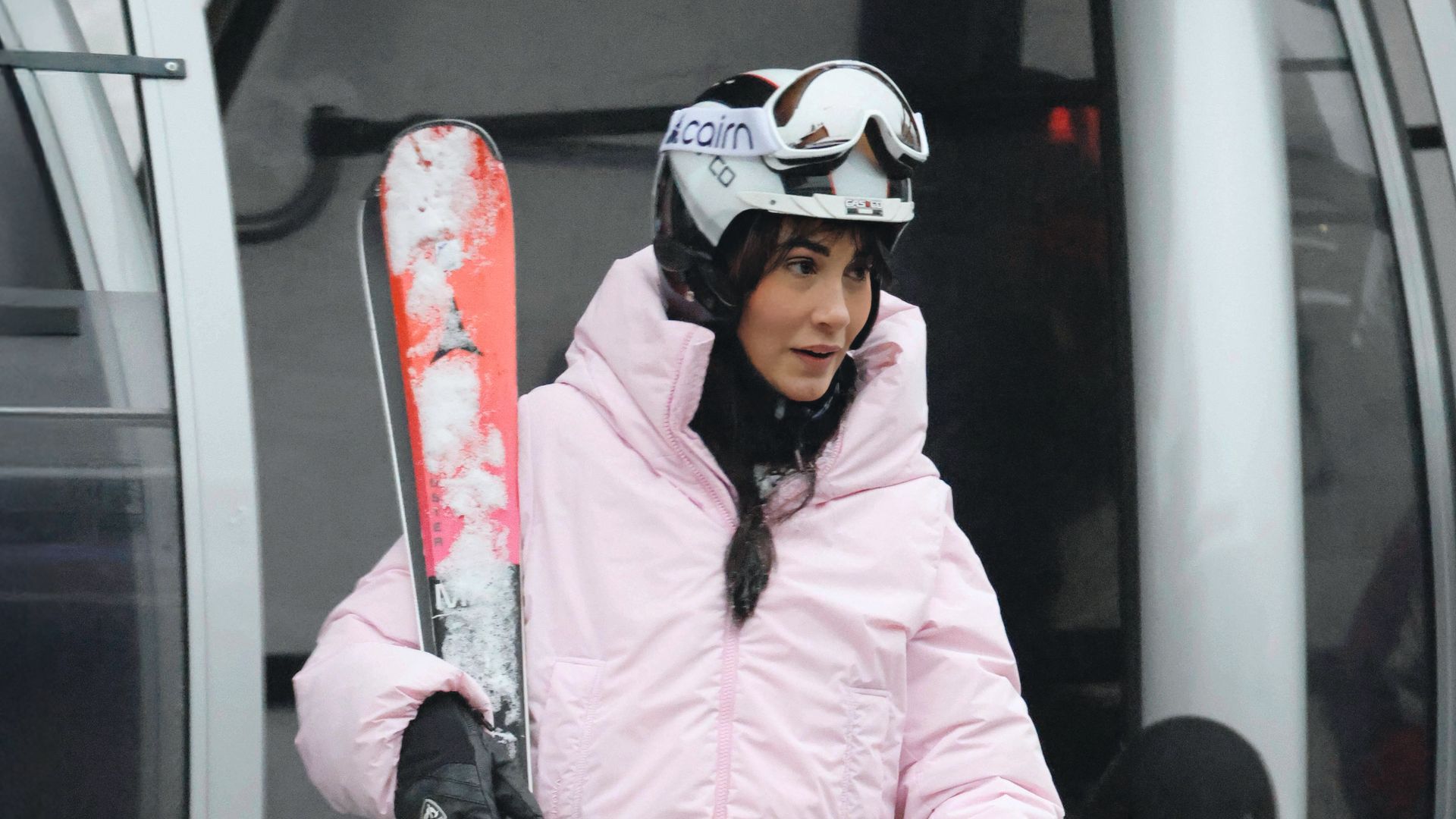 En imágenes: de Aitana a María Pedraza, las chicas del momento convierten la nieve en una pasarela de moda