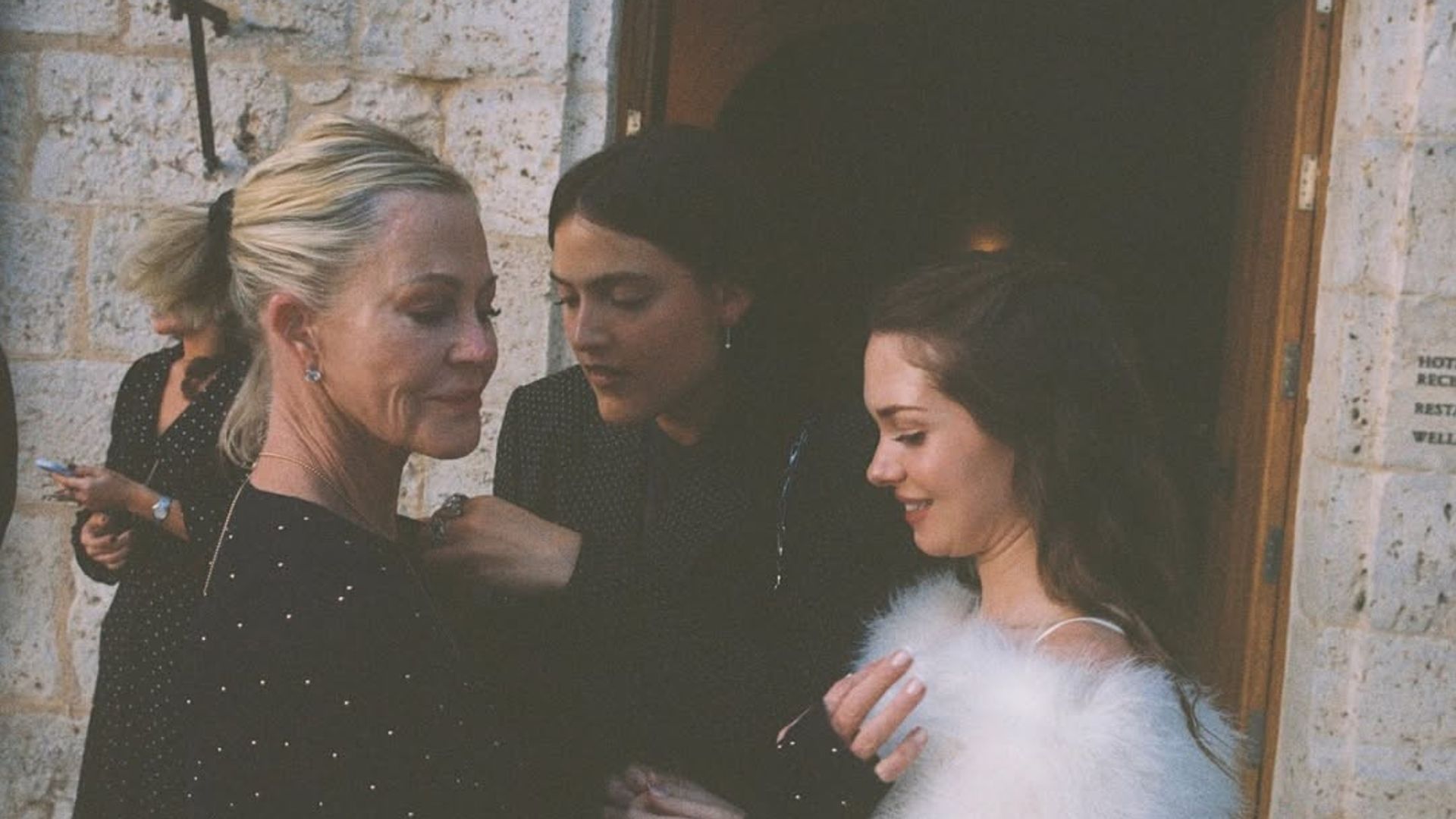 Stella Banderas comparte un momento de complicidad con su madre, Melanie Griffit