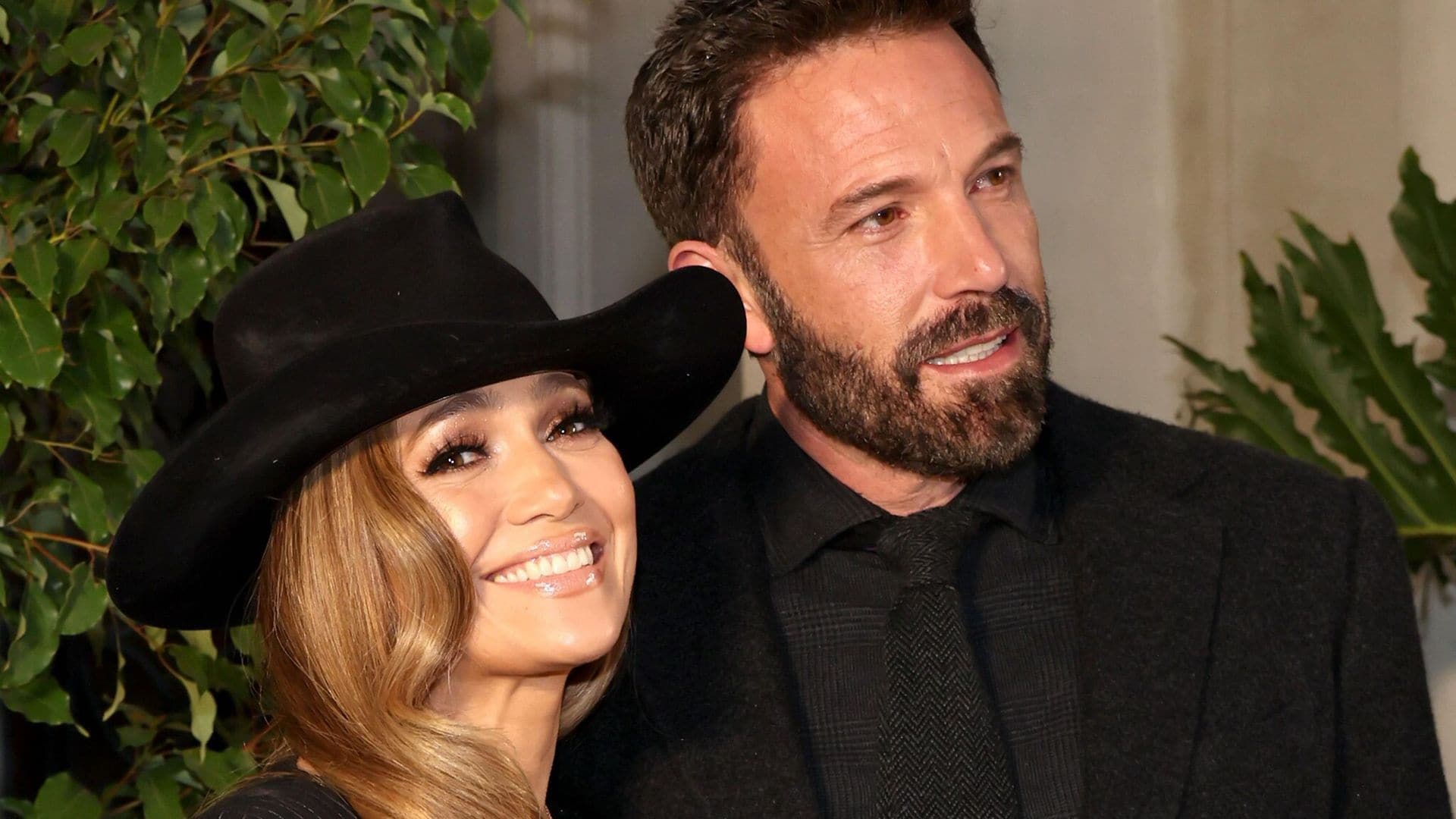 Tras su boda, JLo vuelve a triunfar en Ralph Lauren y posa con Ben Affleck