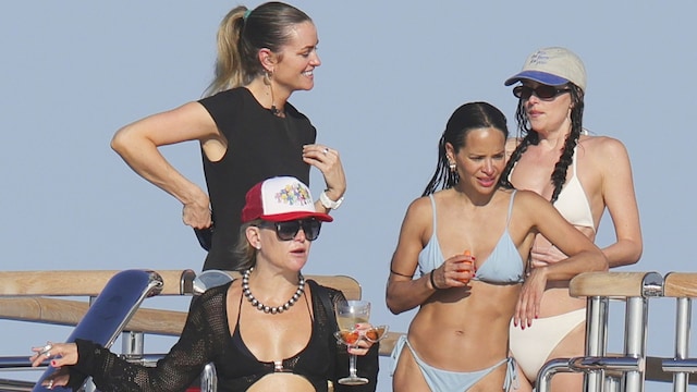 Dakota Johnson y Kate Hudson de vacaciones en Ibiza el 2 de julio de 2025