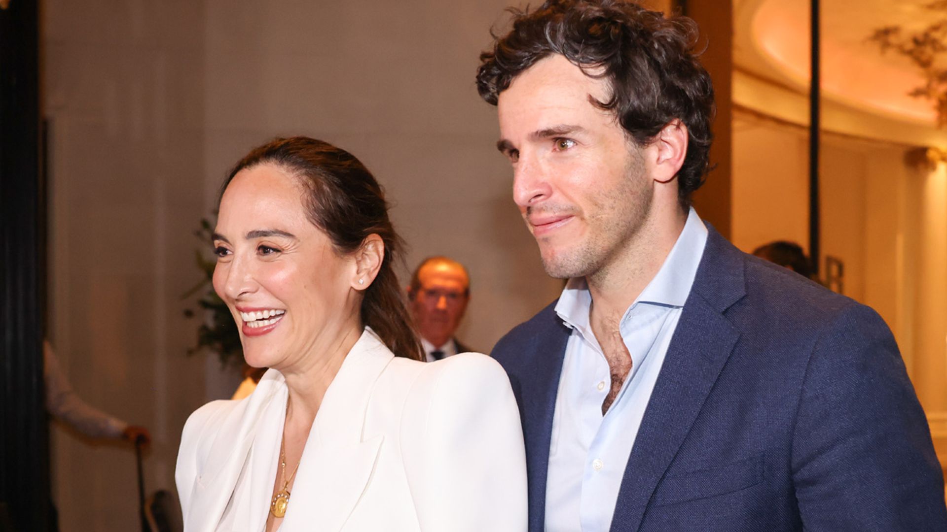 Tamara Falcó e Iñigo Onieva comparten su último baile de solteros y románticas dedicatorias