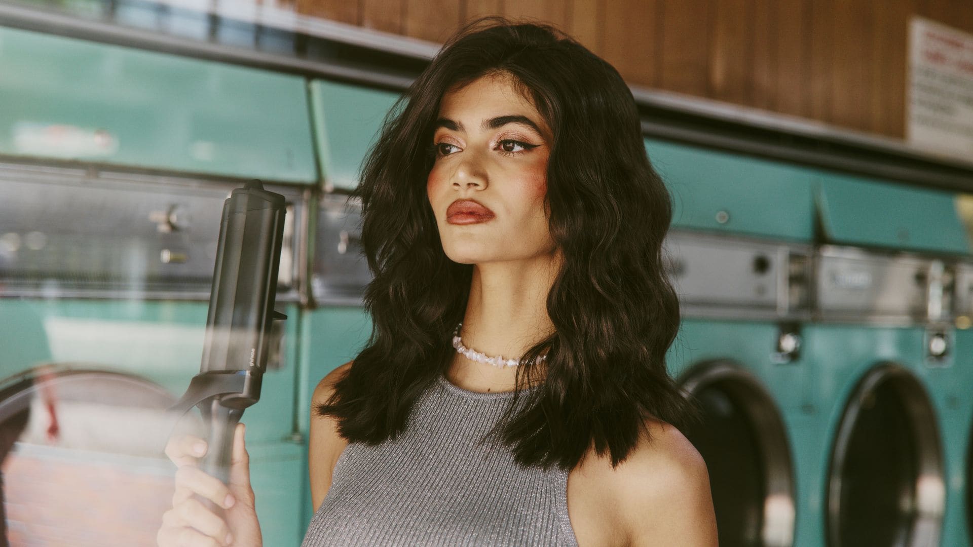 Novedades de mayo para 'beauty addicts': de la nueva herramienta de ghd al sérum con retinal que previene manchas