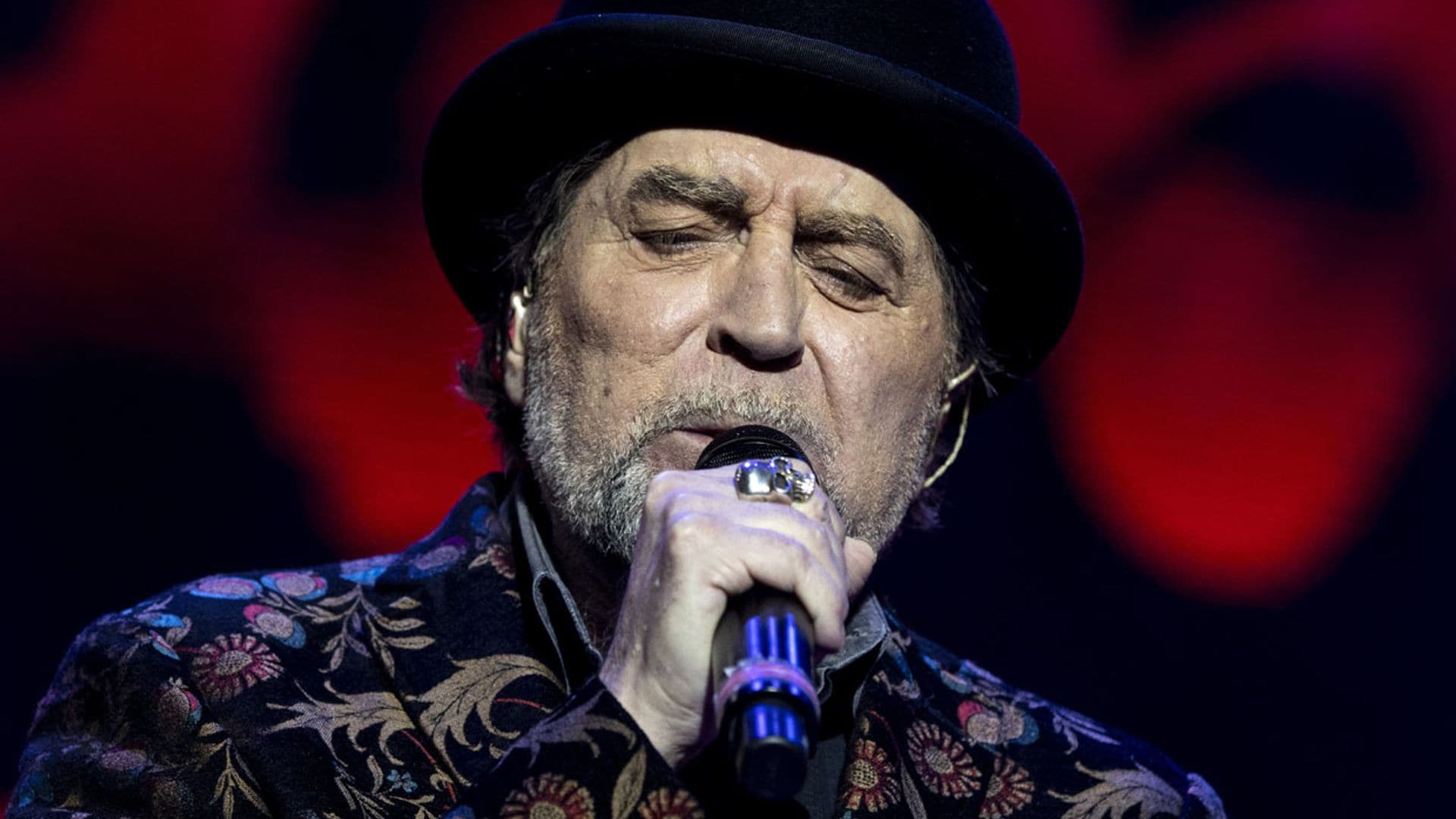 Joaquín Sabina, trasladado al hospital tras caerse del escenario: 'Me he dado un golpe muy fuerte'