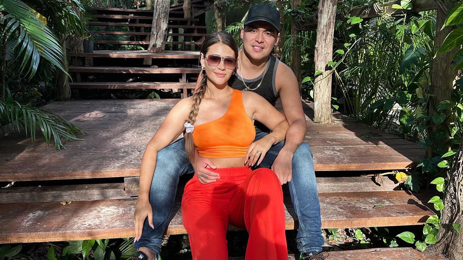 Yeison Jiménez y su pareja, Sonia Restrepo.