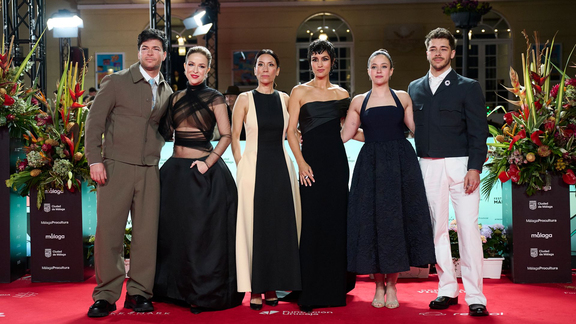 Parte del Elenco de 'Entre Tierras' Carlos Serrano-Clark, Silvia Abascal, Itziar Miranda, Megan Montaner, Marina Guerola y Germán Alcarazu en el Festival de Málaga