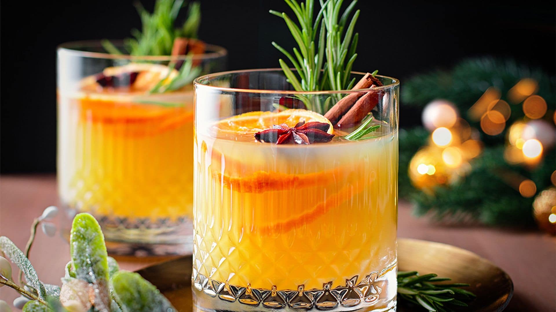 'Old Fashioned' con bourbon, naranja, canela y romero