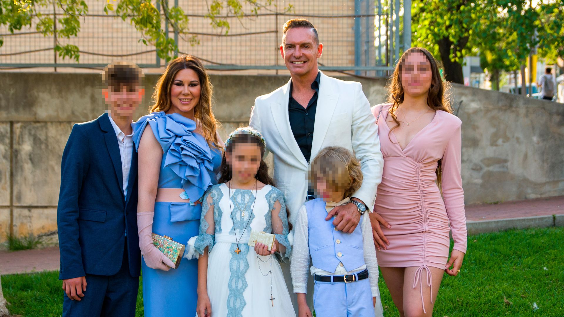 La felicidad de la cantante Tamara al cumplir 40 años junto a su marido, David Roque, y sus cuatro hijos