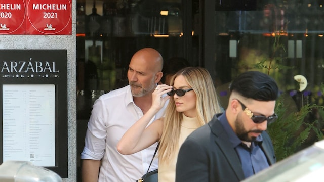 Margot Robbie a su salida del restaurante Arzábal