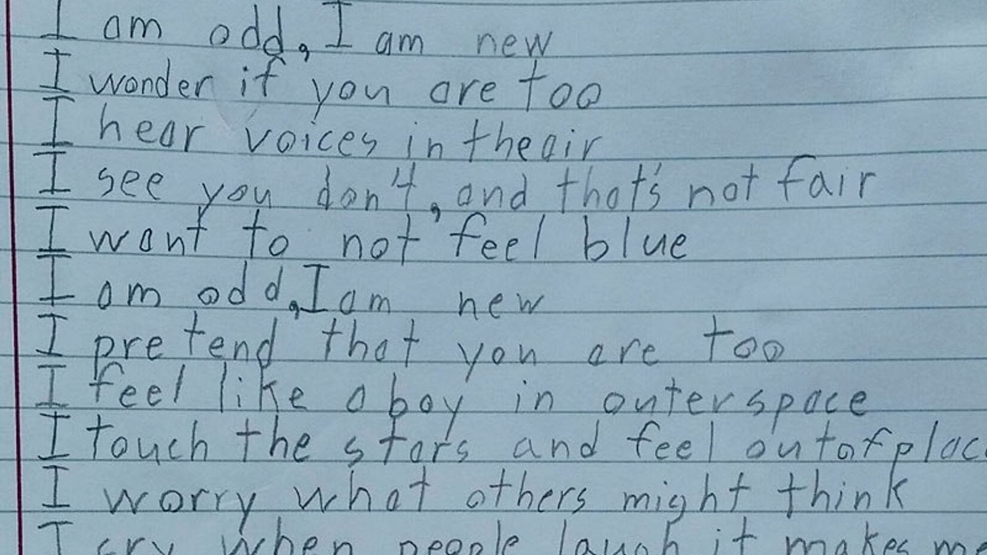 El tierno poema de un pequeñito con autismo que quiere que sepas cómo ve la vida
