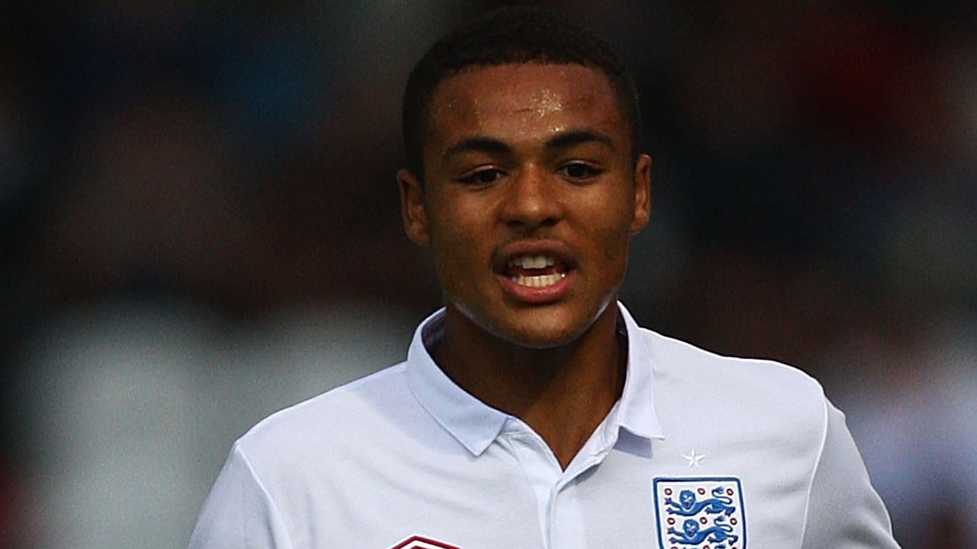Courtney Meppen-Walter, canterano del Manchester City y excapitán del Bury FC, ha fallecido trágicamente a los 32 años, dejando una profunda consternación en el deporte inglés