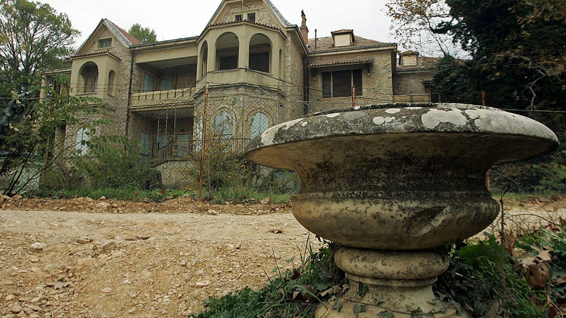 Desde la Antigua Grecia hasta hoy, el palacio donde creció doña Sofía condenado a 'resurgir de sus cenizas'