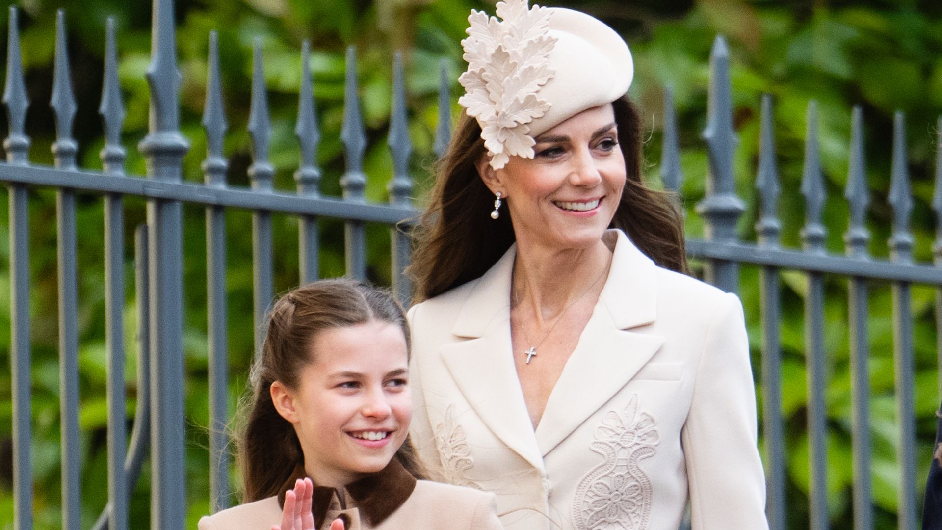 La princesa Kate y su hija Charlotte lucieron impecables en su reciente aparición pública.