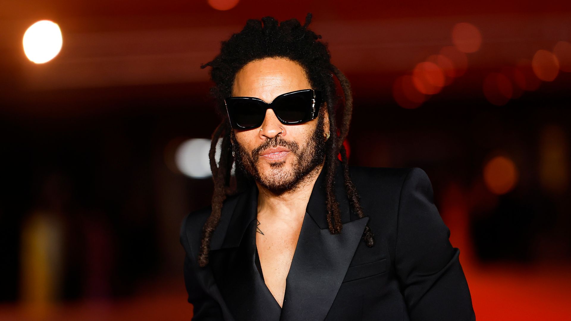 El momentazo en el que Lenny Kravitz sorprendió a Penélope Cruz y Javier Bardem en uno de sus conciertos