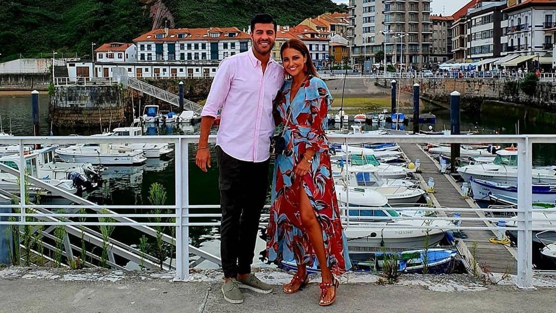 Paula Echevarría y Miguel Torres apuran sus vacaciones entre amigos