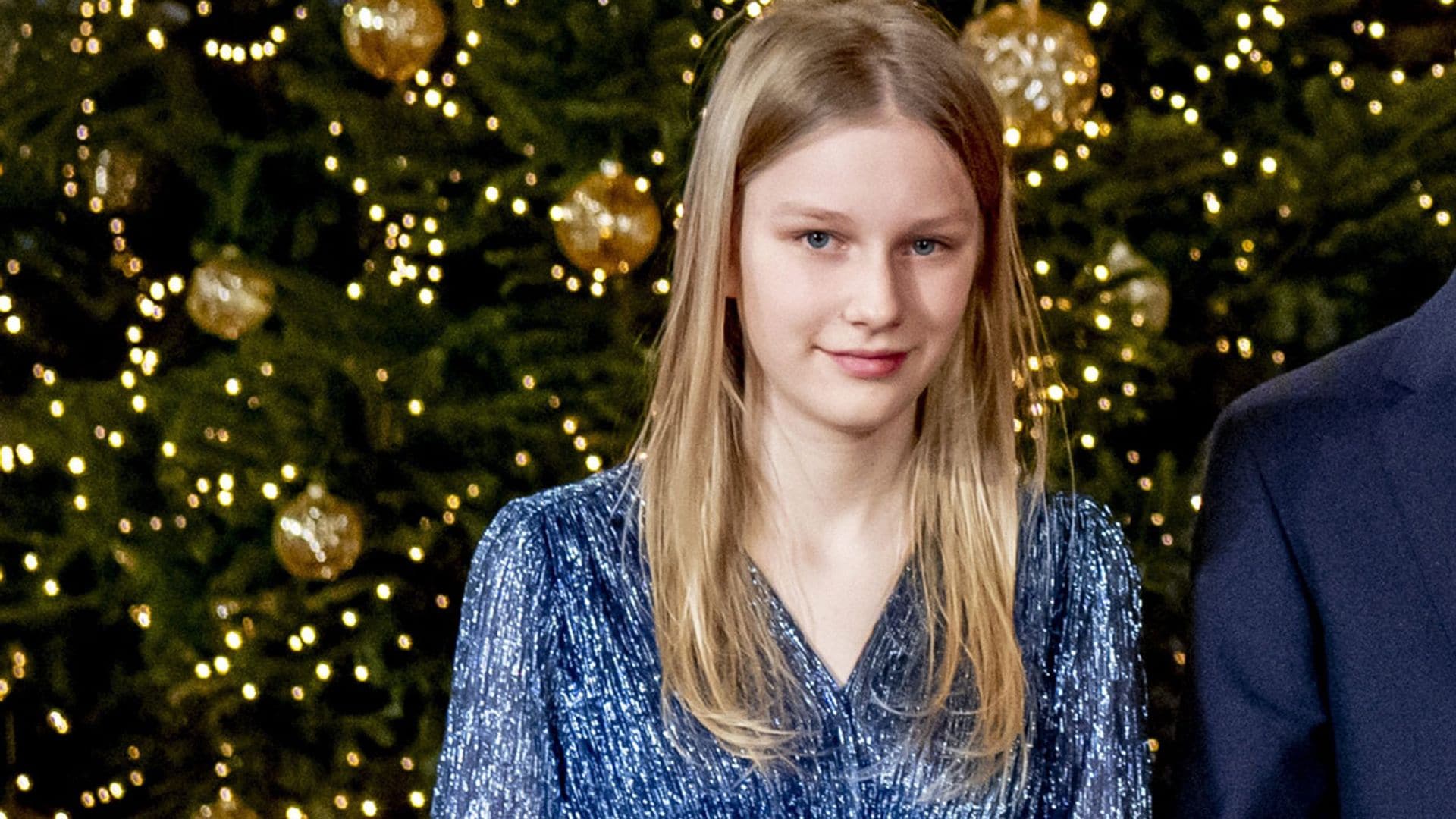Éléonore de Bélgica estrena el vestido de lúrex con el que Alexia de los Países Bajos innovó