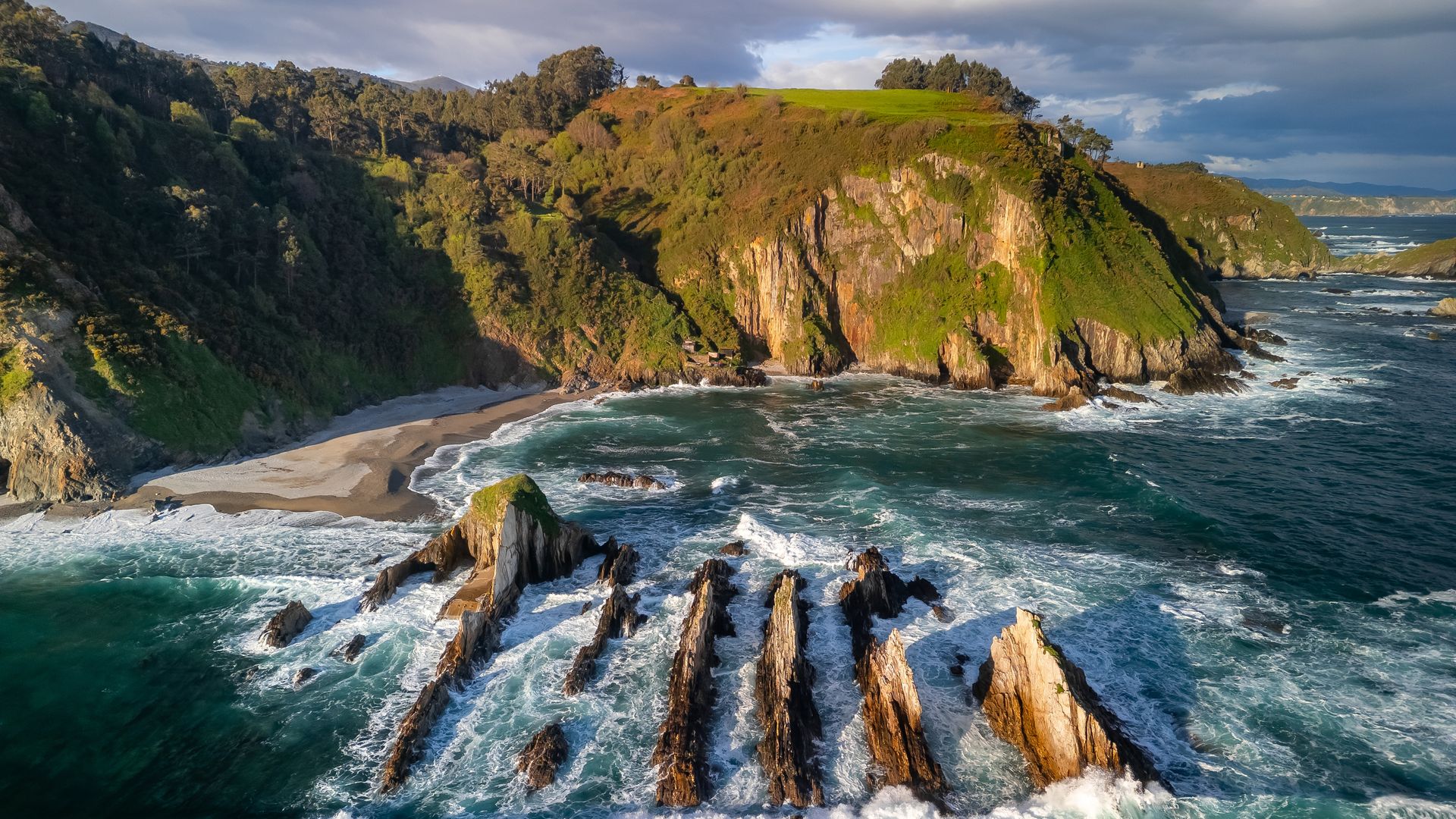 Playa de Gueirua, Asturias