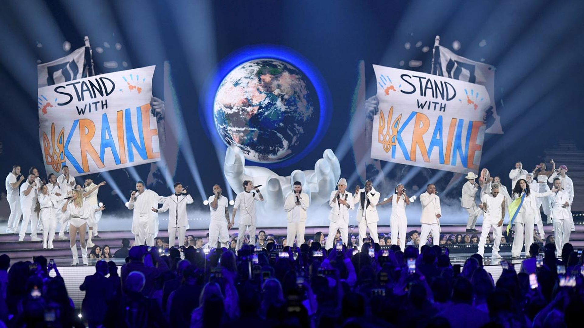 Los Latin American Music Awards emocionan con su recuerdo a Ucrania