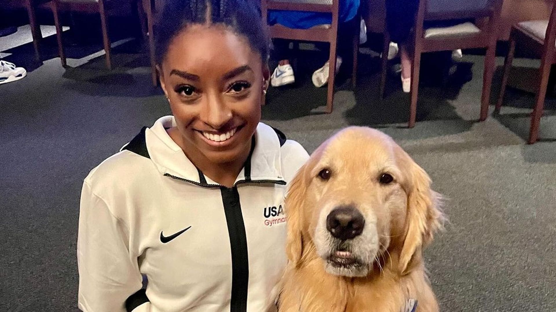 'Beacon', el adorable perrito que apoya a las gimnastas del equipo estadounidense