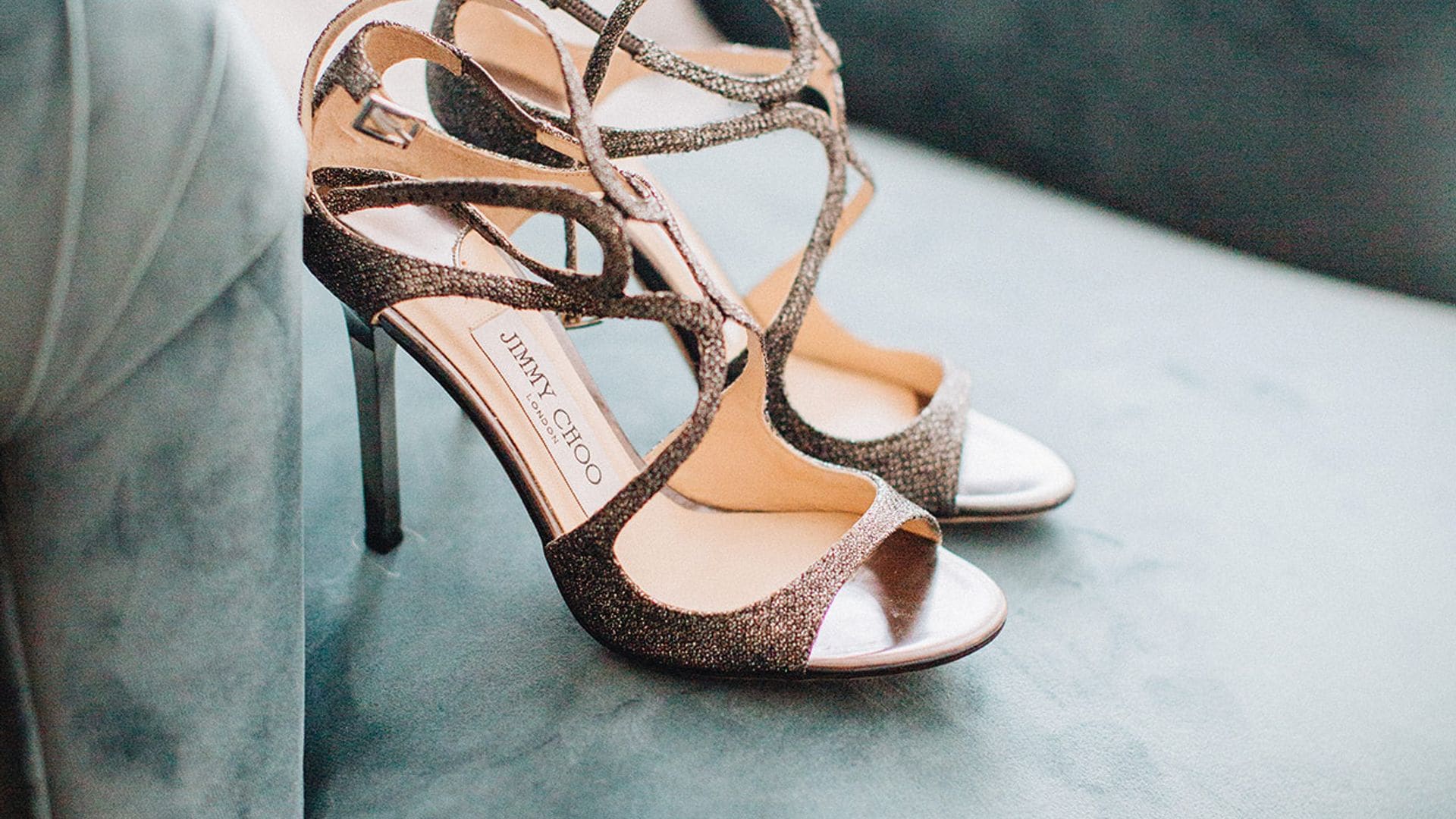 Si vas a llevar un vestido de novia sencillo estos zapatos son perfectos para ti