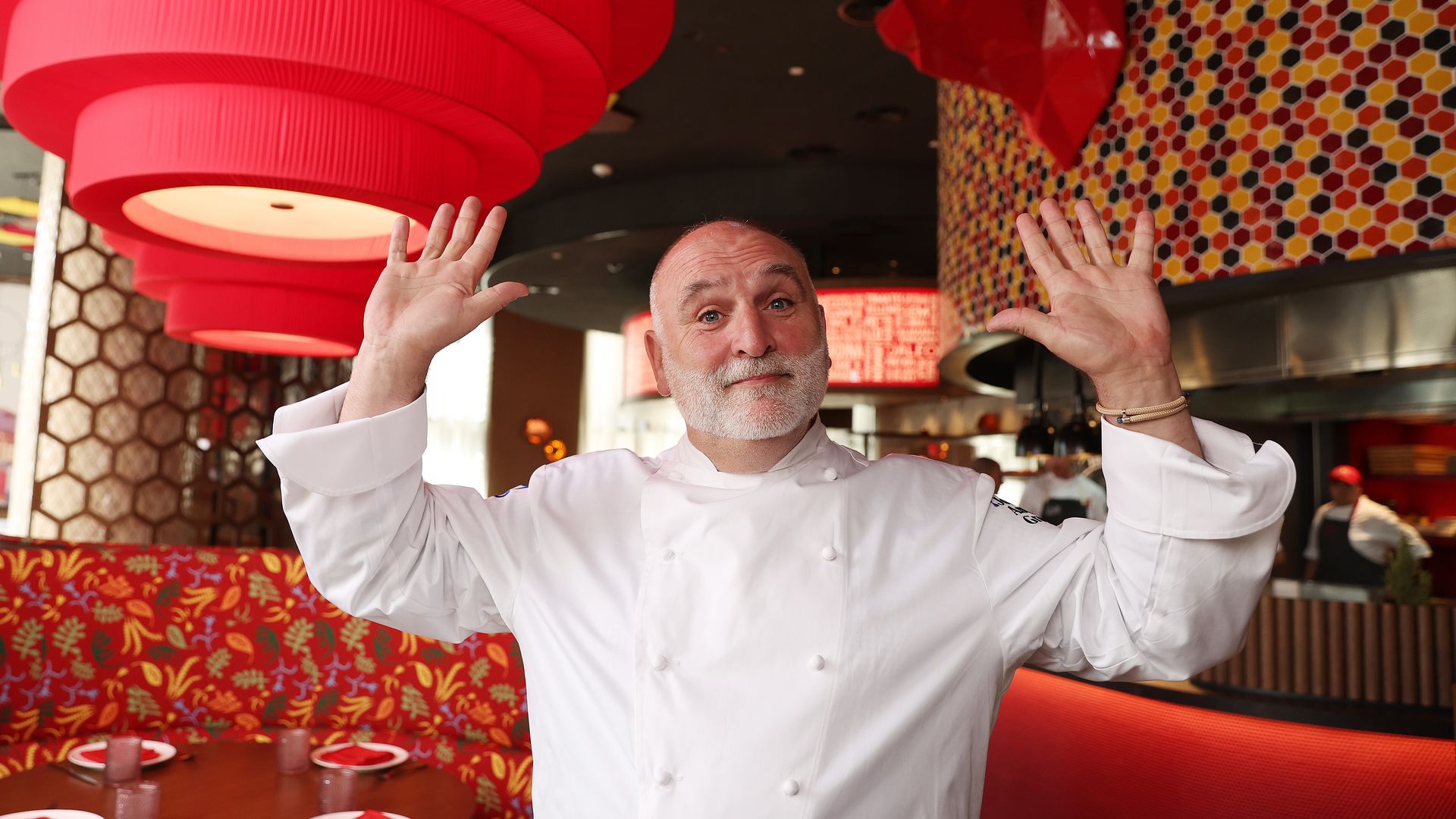 El chef José Andrés tiene la ensalada más ligera, fresca y saludable del verano: ''Inspirada en Canarias y casi sin cocinar''