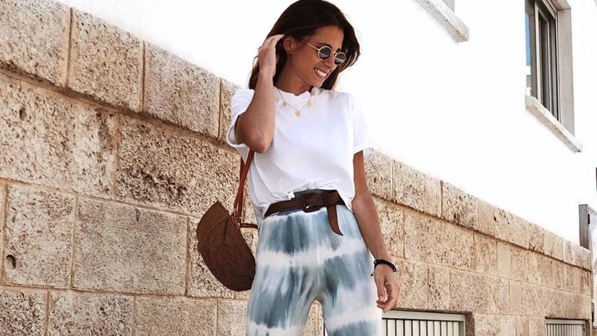 Guía de estilo: cómo llevar el estampado 'tie-dye' sin que resulte muy informal