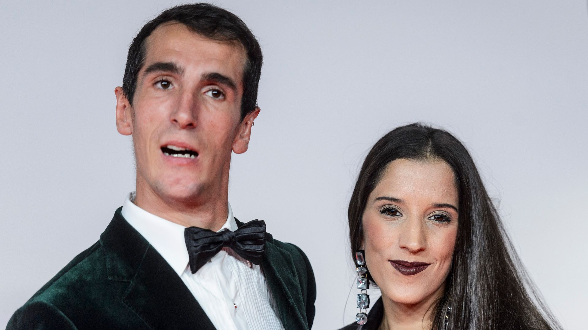 Álex Roca y su próxima gran meta tras anunciar que va a ser padre, según una psicóloga: "No tiene que vivirla demostrando continuamente que puede con todo"