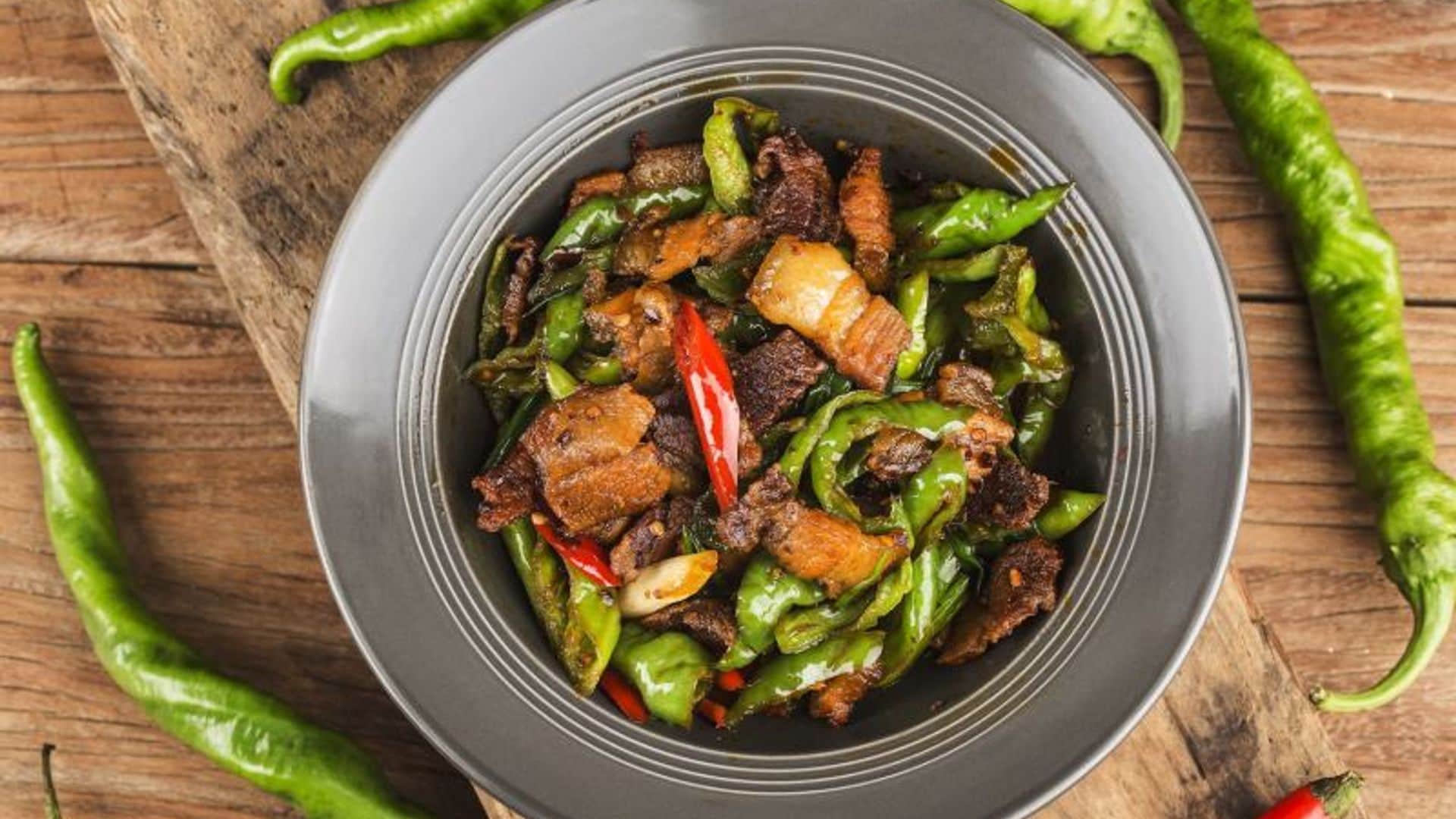 Panceta de cerdo picante de Sichuán con pimiento