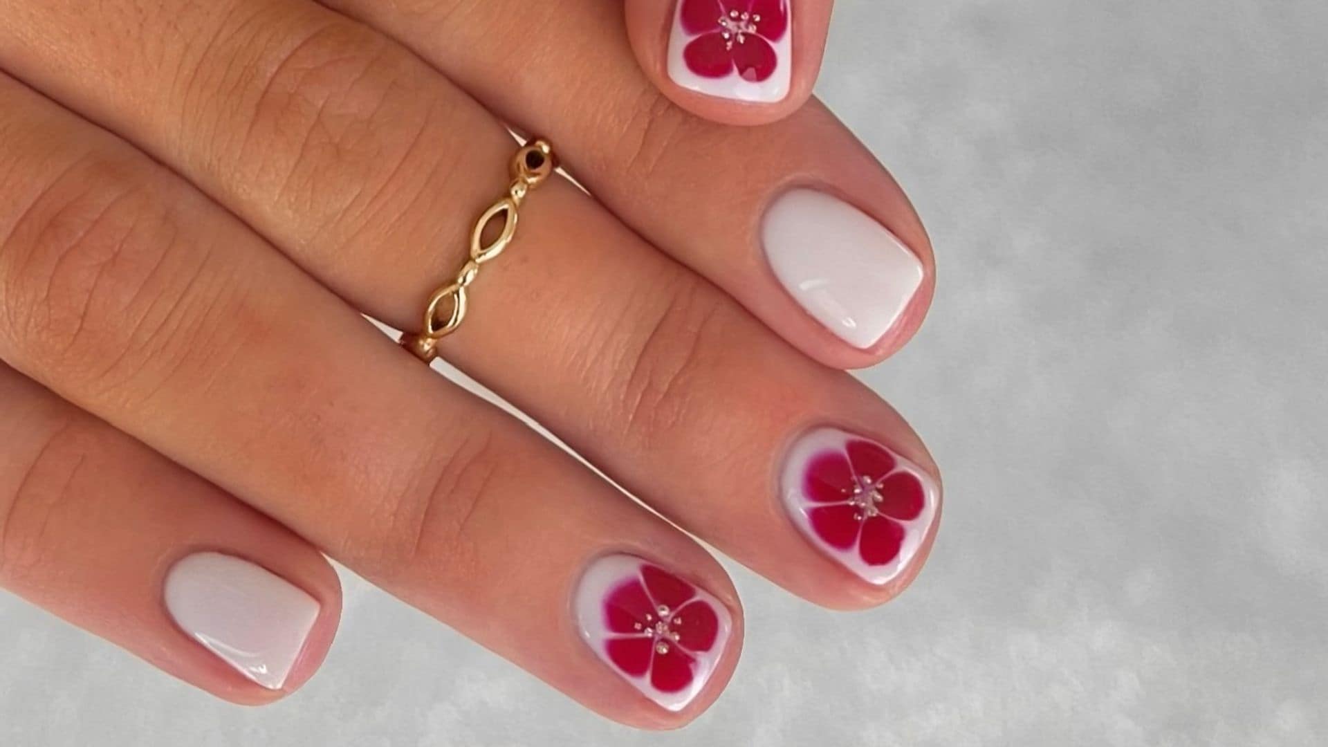 12 ideas de manicuras veraniegas para uñas cortas: de la nueva francesa a las 'fruity nails'