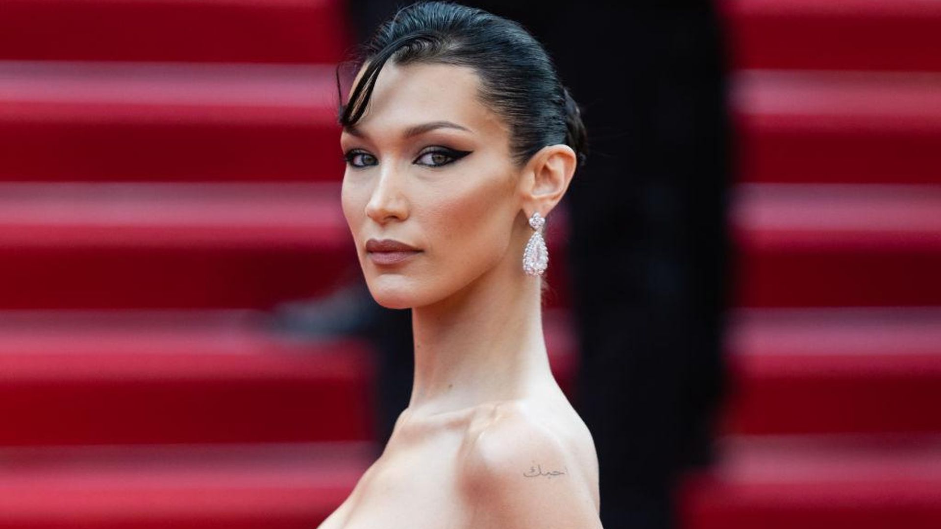 Bella Hadid y la chaqueta que verás en todas partes este otoño