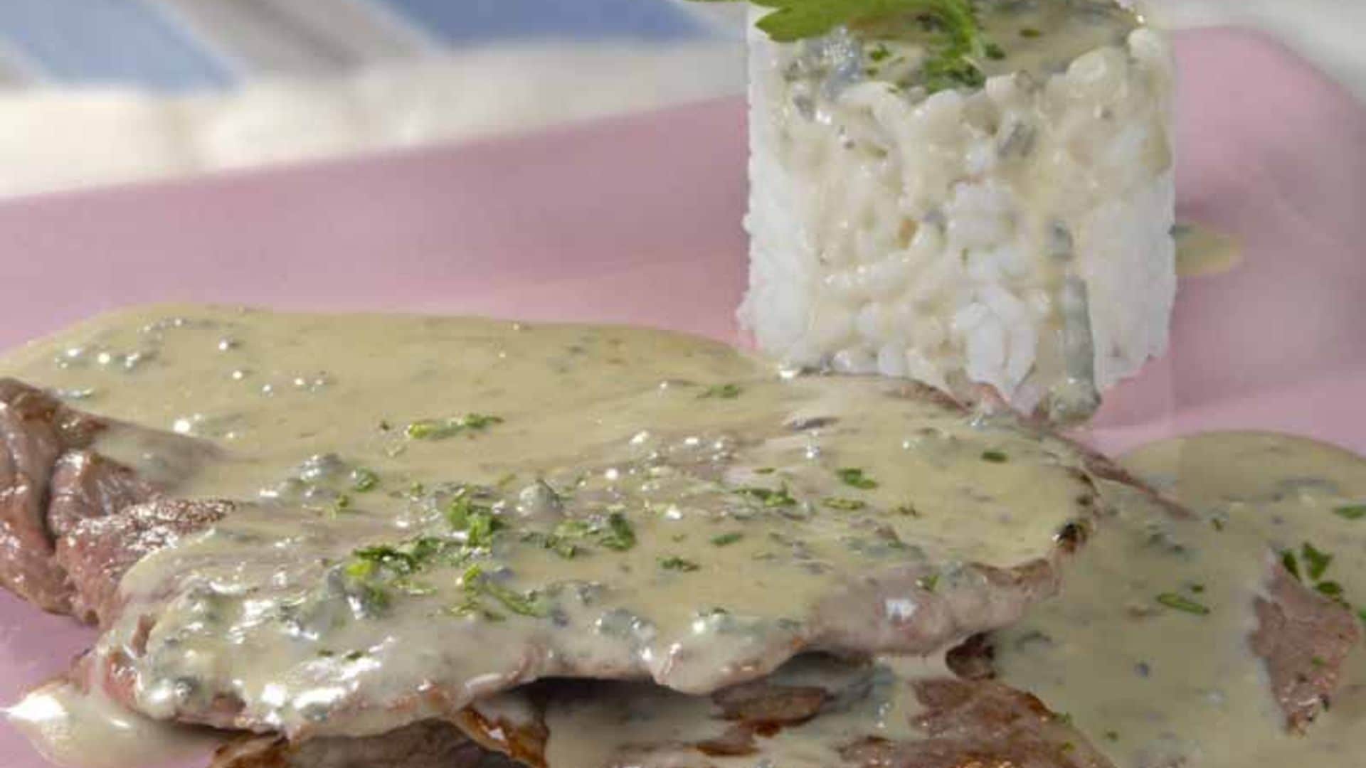 Escalopines de ternera con salsa de Cabrales