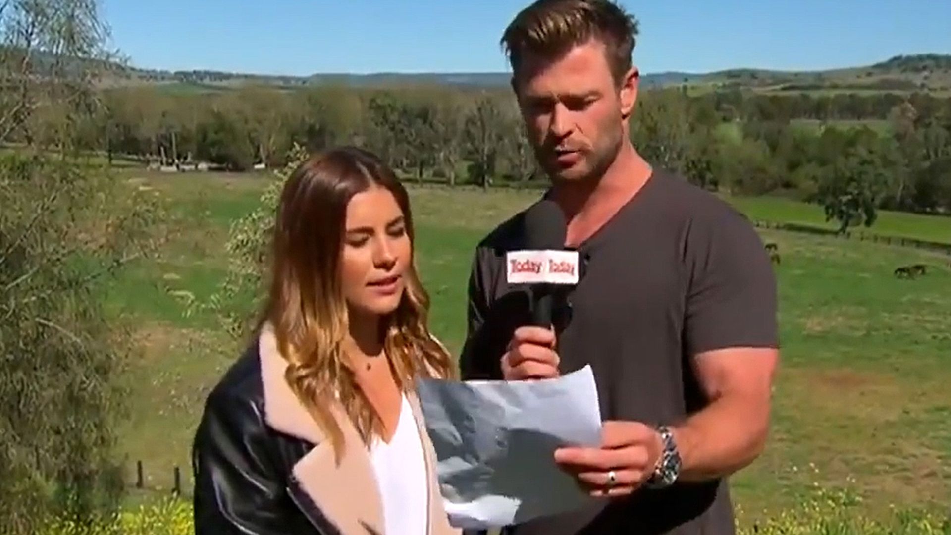 Chris Hemsworth, un improvisado hombre del tiempo tras 'colarse' en un directo