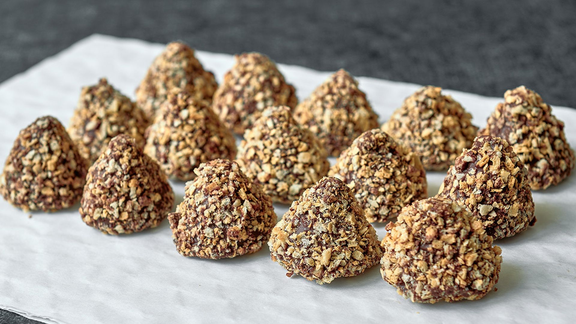 Trufas de chocolate y galleta de barquillo