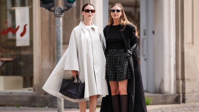 Annabel Rosendahl y Tine Andrea de blanco y negro en la Copenhagen Fashion Week SS25