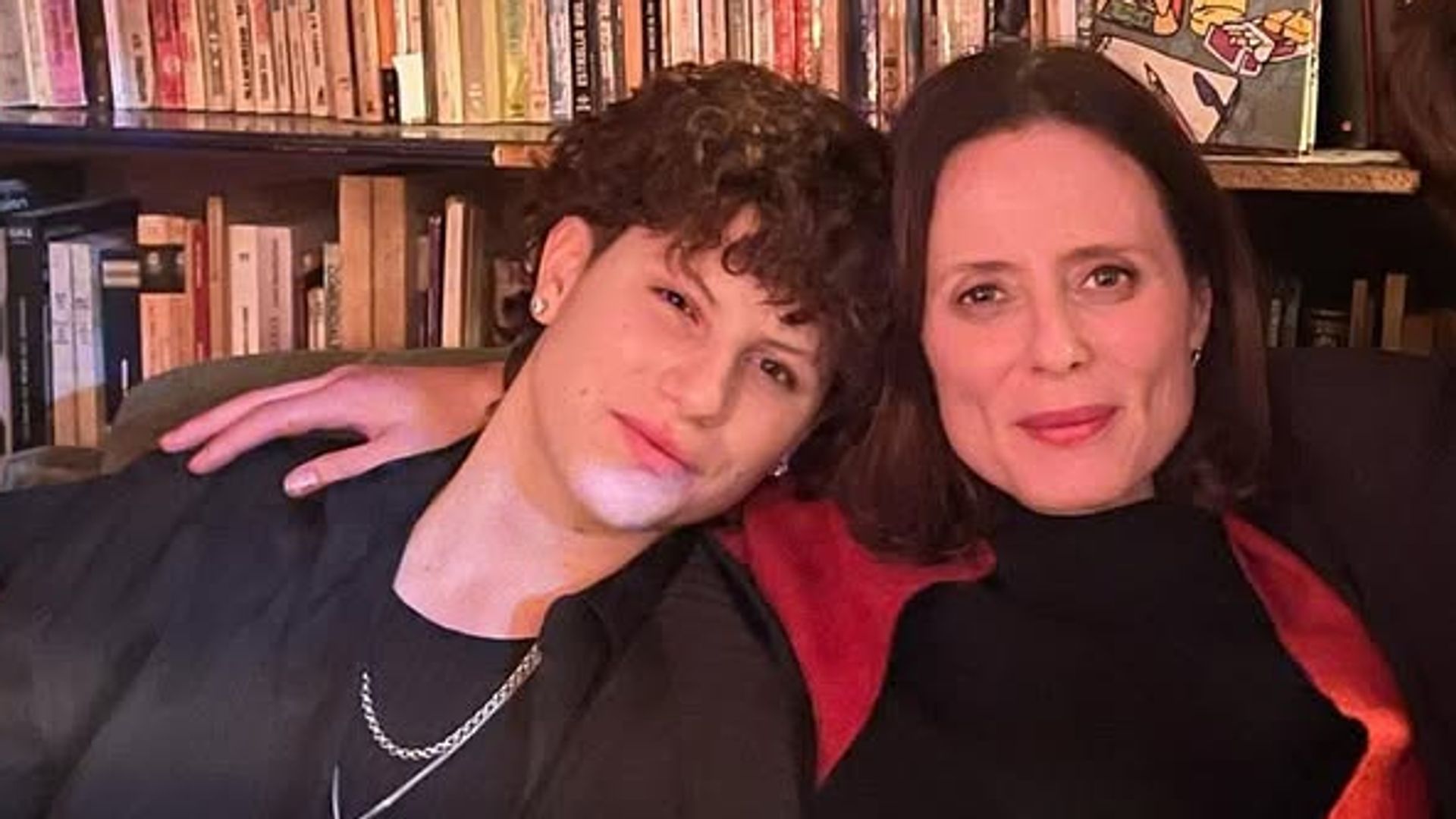 Bruna Lucadamo desvela los consejos de su madre, Aitana Sánchez-Gijón, en sus primeros pasos como actriz: "Se identifica conmigo"