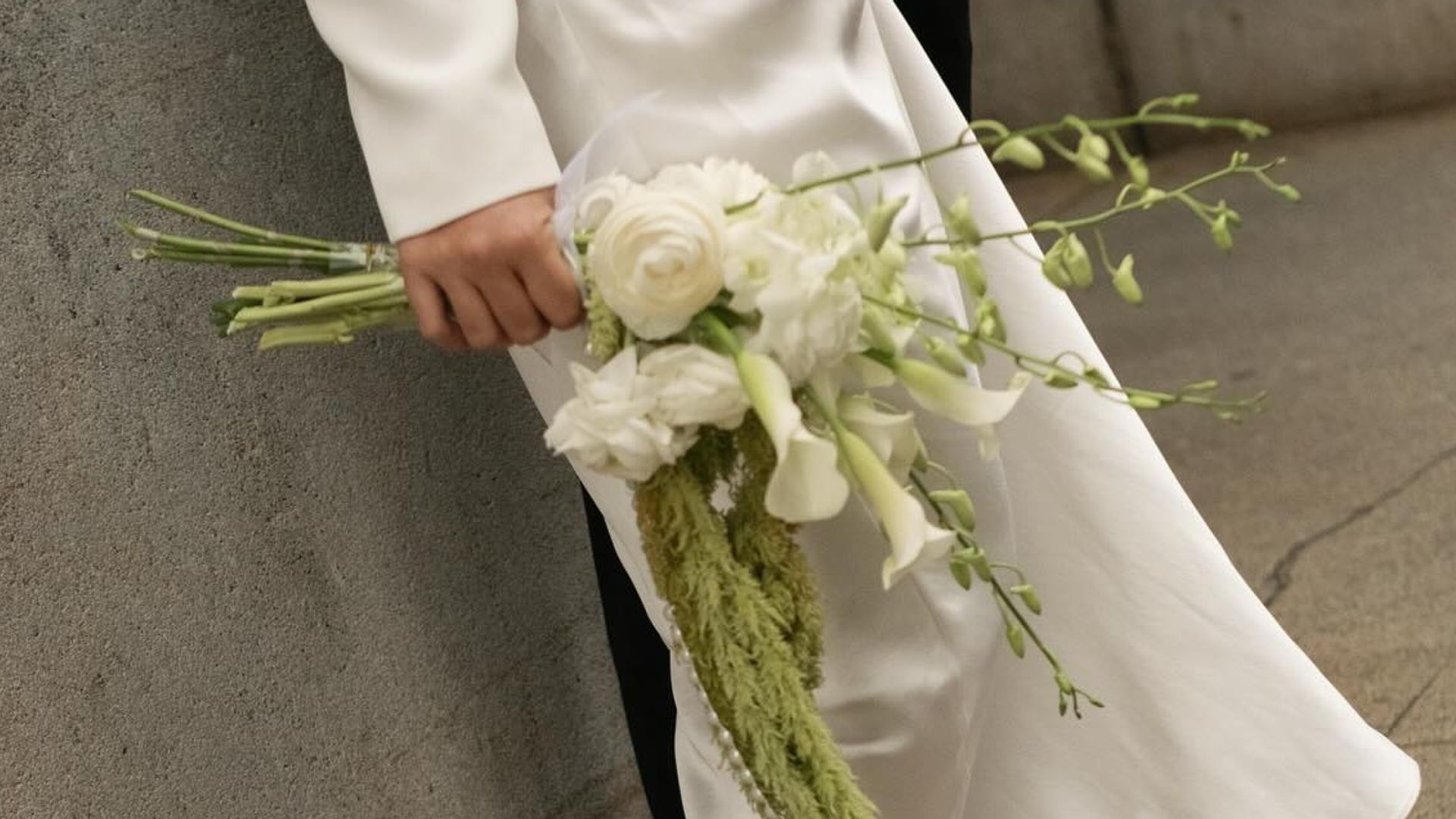 La curiosa historia del ranúnculo y su triunfo en los ramos para novias de primavera