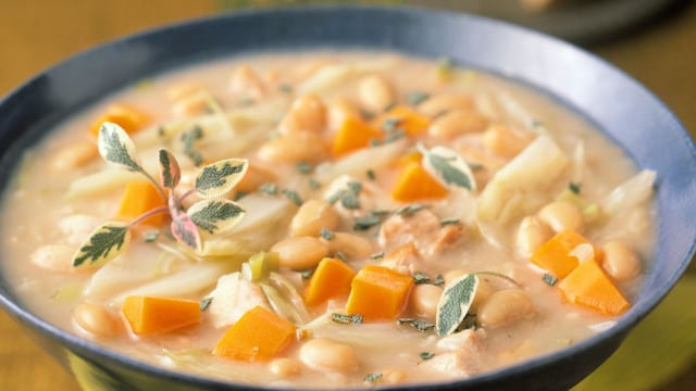 Guiso de alubias blancas y verduras