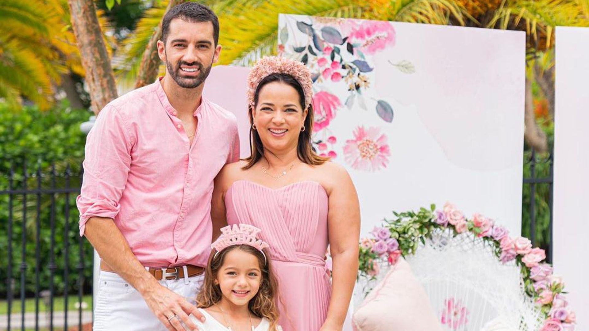 Adamari López y su festejo de cumpleaños al estilo quinceañera
