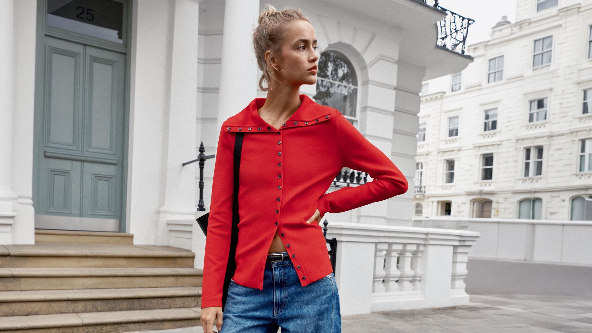 Zara lanza 6 jerséis de punto fino para moverse por la ciudad en octubre sin pasar calor ni frío