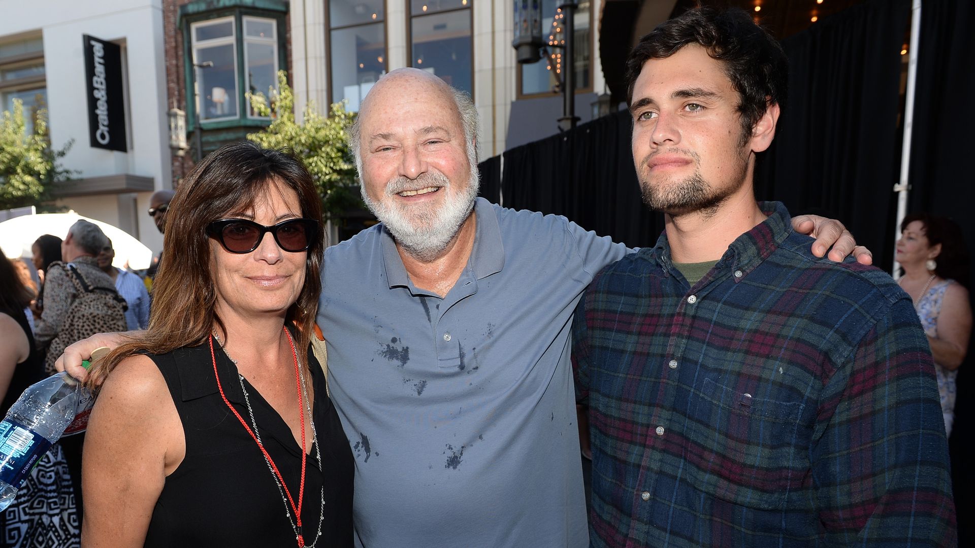 El hijo de Rob Reiner exige 1,5 millones de dólares de la he